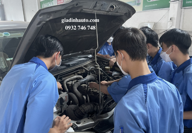 Cần kiểm tra các bộ phận bên trong hộp số như đĩa ly hợp, vòng bi, bạc đạn vì nó có thể bị mòn, hư hỏng  Cần kiểm tra các bộ phận bên trong hộp số như đĩa ly hợp, vòng bi, bạc đạn vì nó có thể bị mòn, hư hỏng