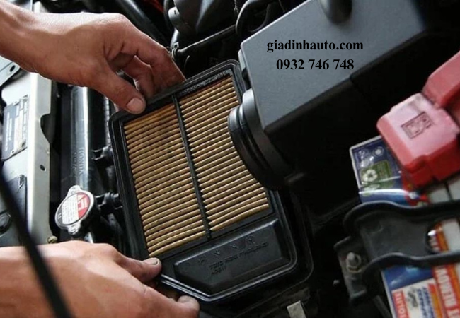 Thay lọc gió định kỳ giúp xe vận hành mượt mà và tiết kiệm nhiên liệu. Thay lọc gió định kỳ giúp xe vận hành mượt mà và tiết kiệm nhiên liệu.