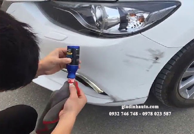 xử lí vết trầy, nứt trước khi sơn cho xe ô tô xử lí vết trầy, nứt trước khi sơn cho xe ô tô