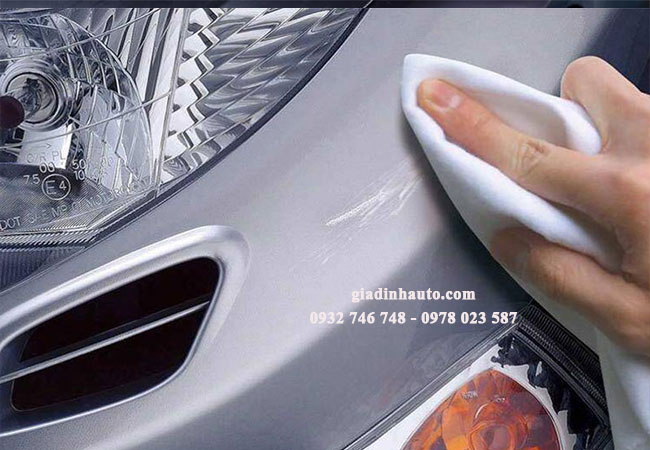 xử lí vết xước trước khi sơn dặm cho ô tô xử lí vết xước trước khi sơn dặm cho ô tô