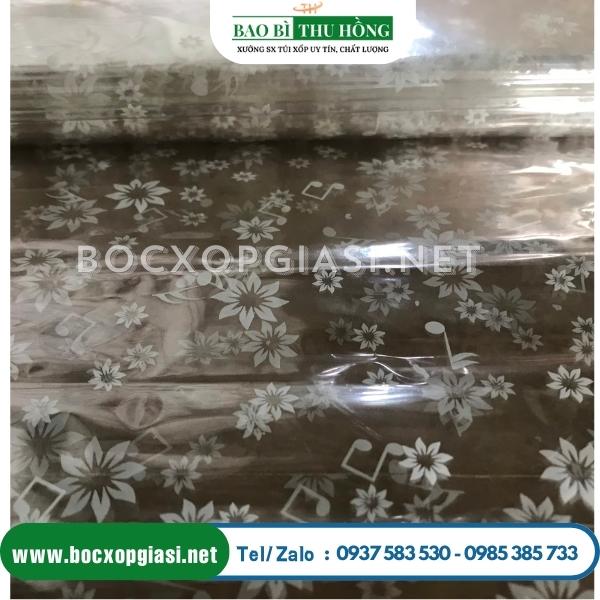 Giấy kiếng gói quà màu trắng trong Giấy kiếng gói quà màu trắng trong