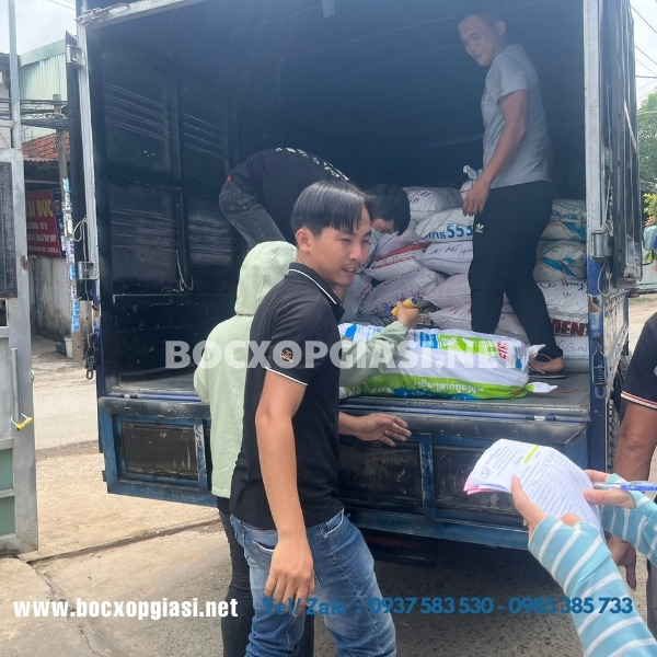 Thu Hồng hỗ trợ giao hàng túi xốp các loại tận nơi Thu Hồng hỗ trợ giao hàng túi xốp các loại tận nơi