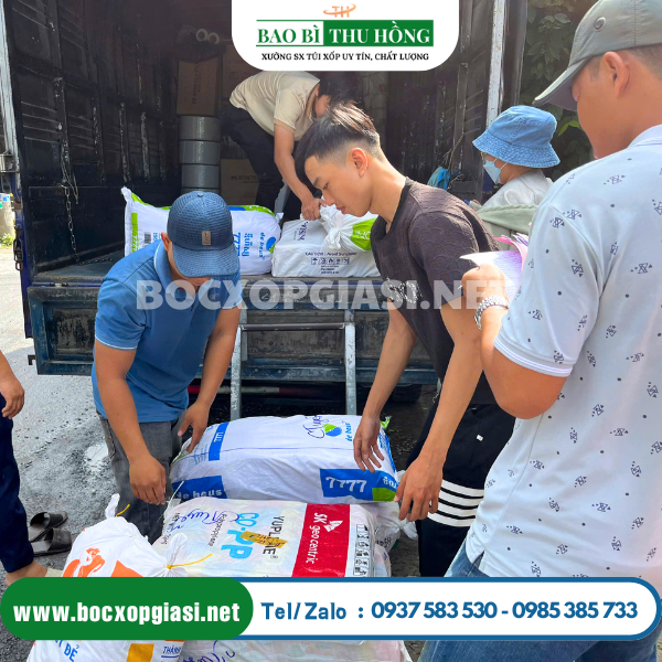 Thu Hồng giao hàng bao tay xốp toàn quốc Thu Hồng giao hàng bao tay xốp toàn quốc