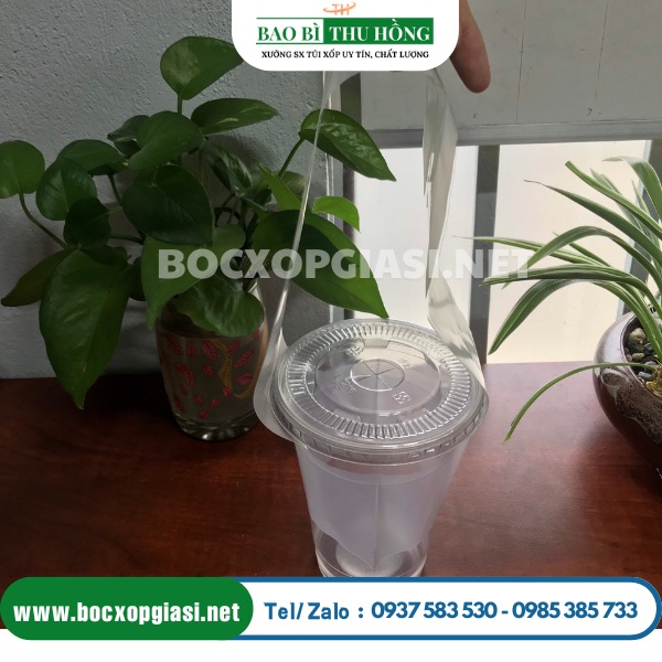 Túi nilon chữ T đựng ly vừa an toàn vừa tiết kiệm  Túi nilon chữ T đựng ly vừa an toàn vừa tiết kiệm