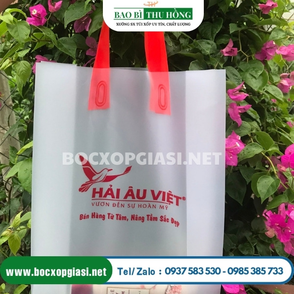 Túi trắng sữa ép quai đỏ Túi trắng sữa ép quai đỏ