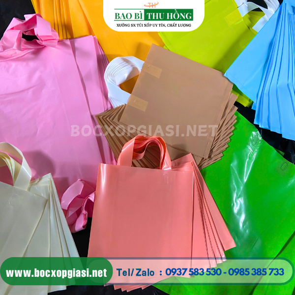 Túi PE ép quai vuông nhiều màu Túi PE ép quai vuông nhiều màu