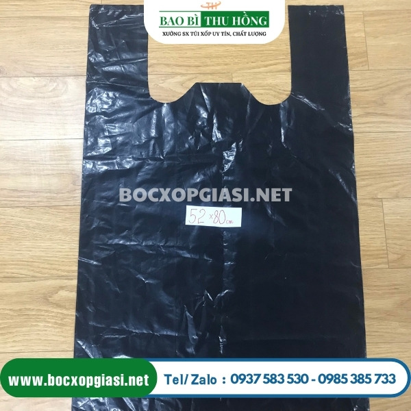 Túi nilon đen 2 quai đựng rác kích thước 52x80cm Túi nilon đen 2 quai đựng rác kích thước 52x80cm