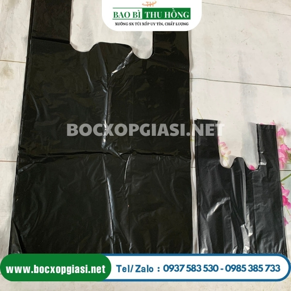 Túi xốp zin đen bóng 2 quai có nhiều kích thước Túi xốp zin đen bóng 2 quai có nhiều kích thước
