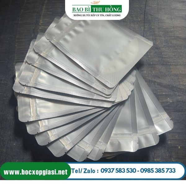 Túi zipper bạc 1 mặt trong phù hợp với nhiều loại thực phẩm khác nhau Túi zipper bạc 1 mặt trong phù hợp với nhiều loại thực phẩm khác nhau
