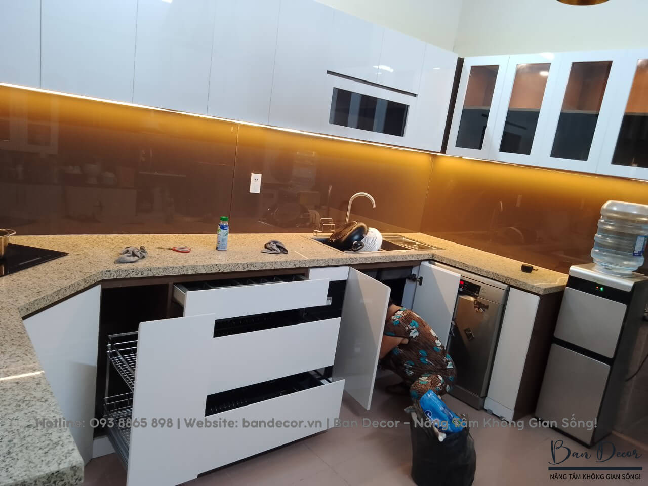 Thi công tủ bếp