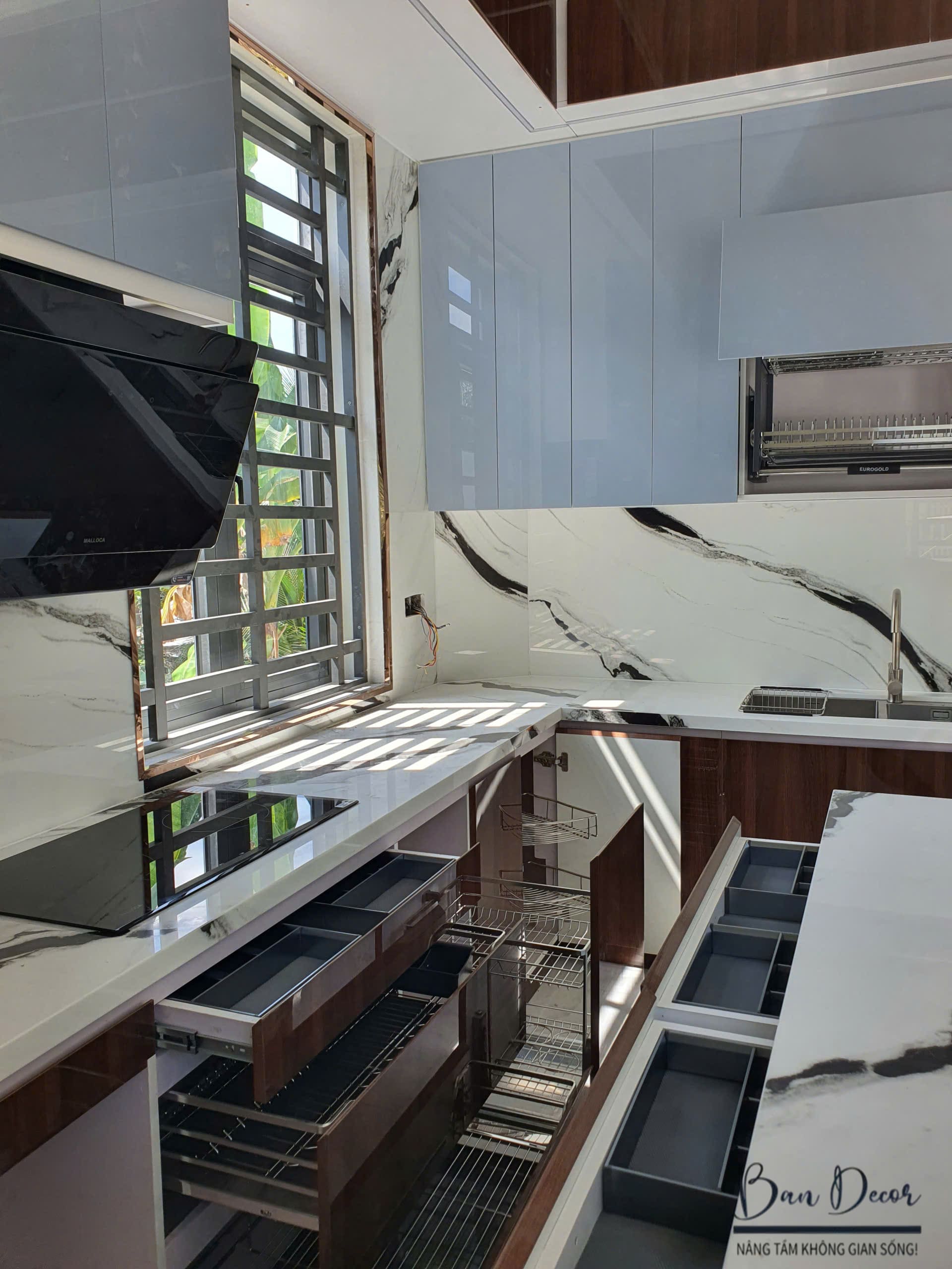 Công trình thực tế thi công tủ bếp Acrylic