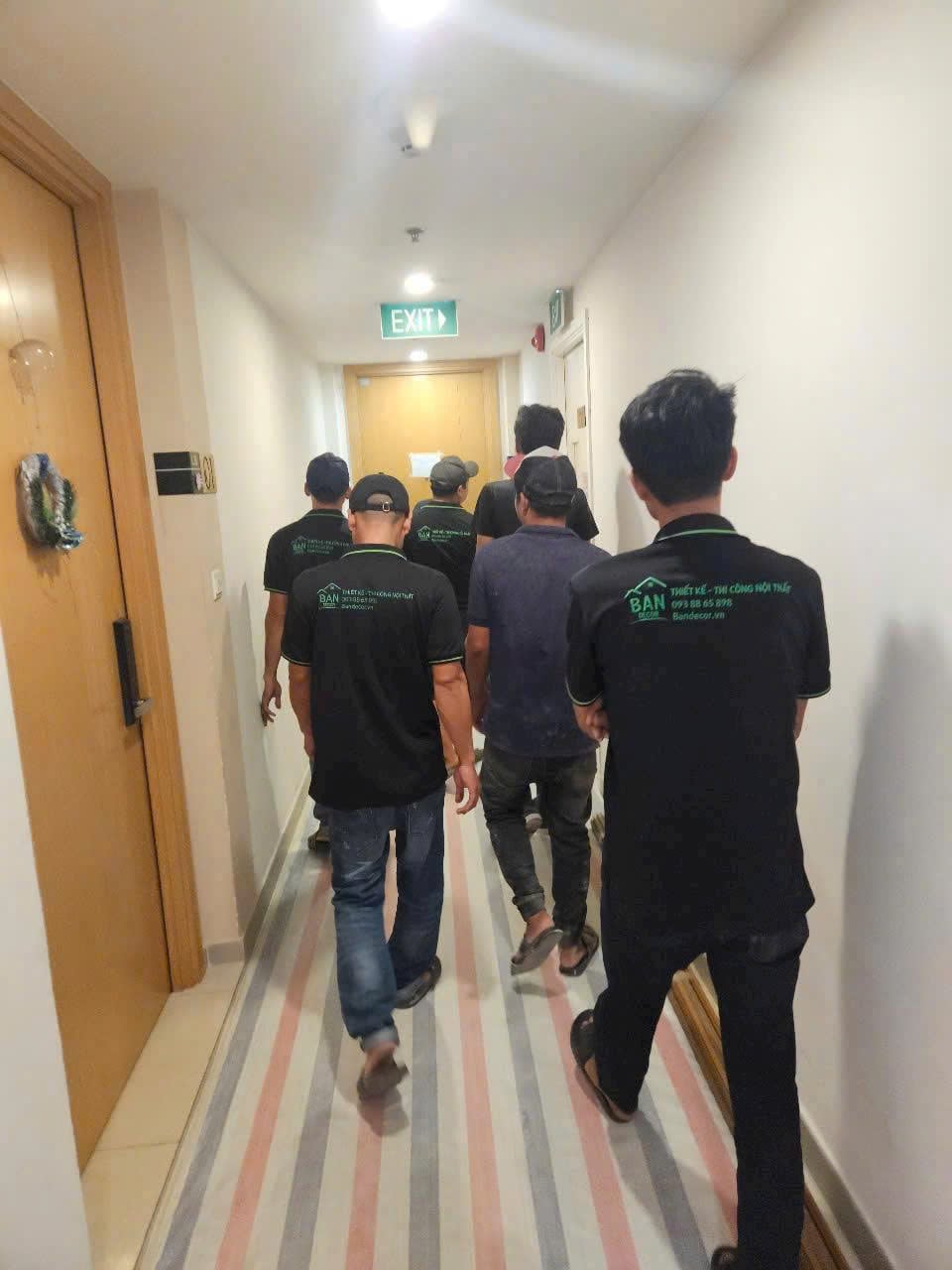 Thợ thi công nội thất tại công trình 01