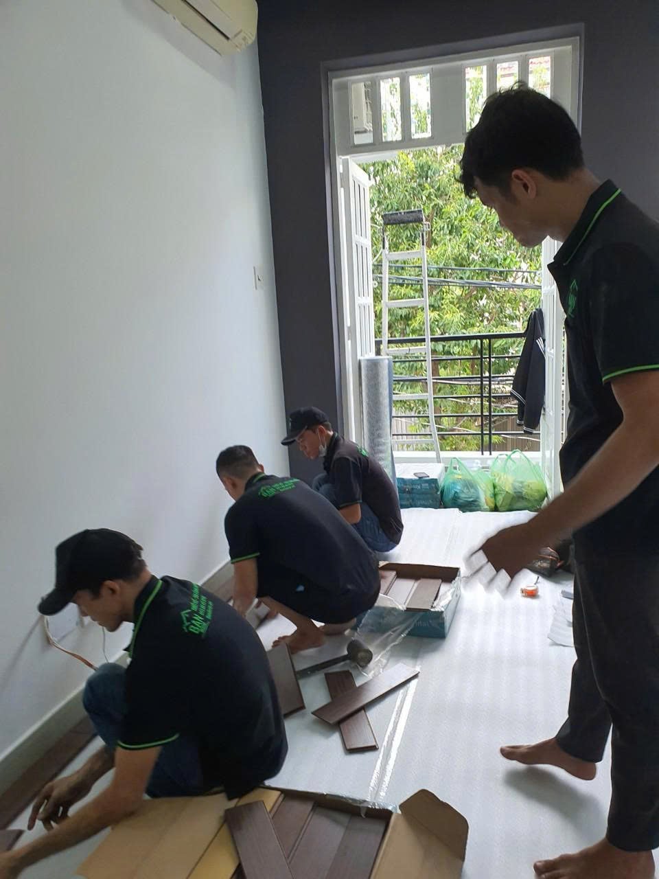 Thợ thi công nội thất tại công trình 02
