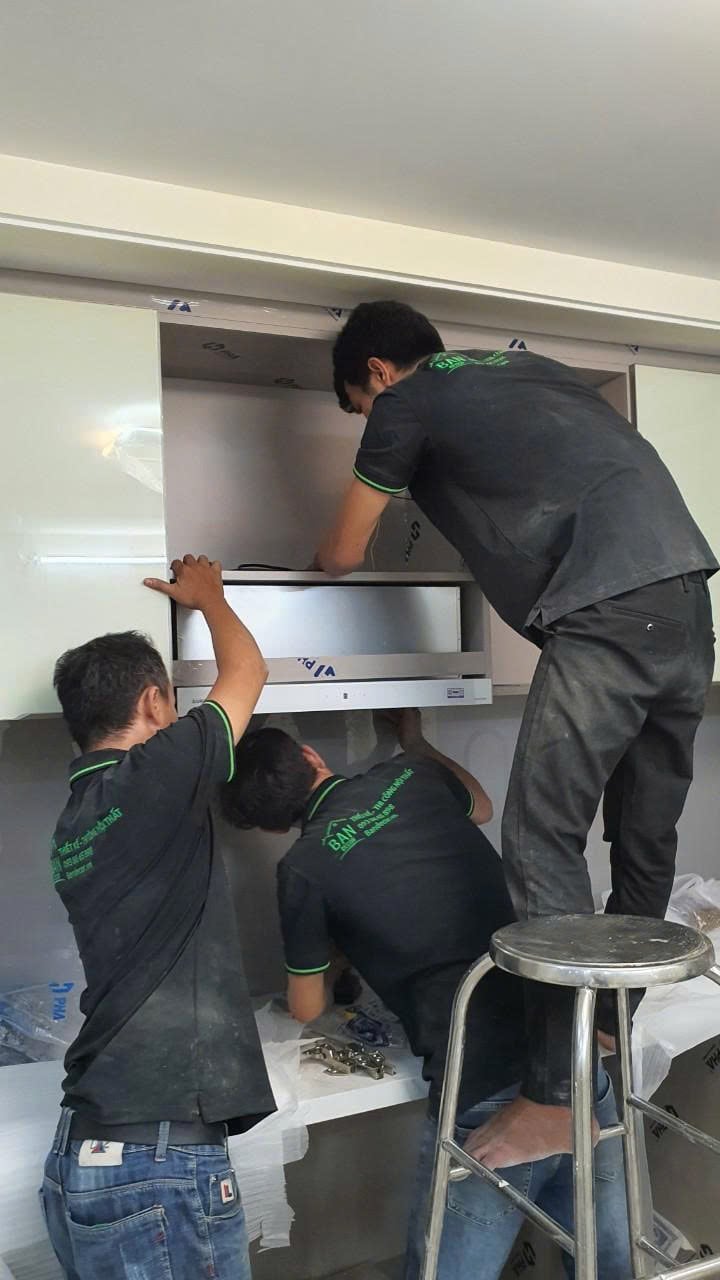 Thợ thi công nội thất tại công trình 04