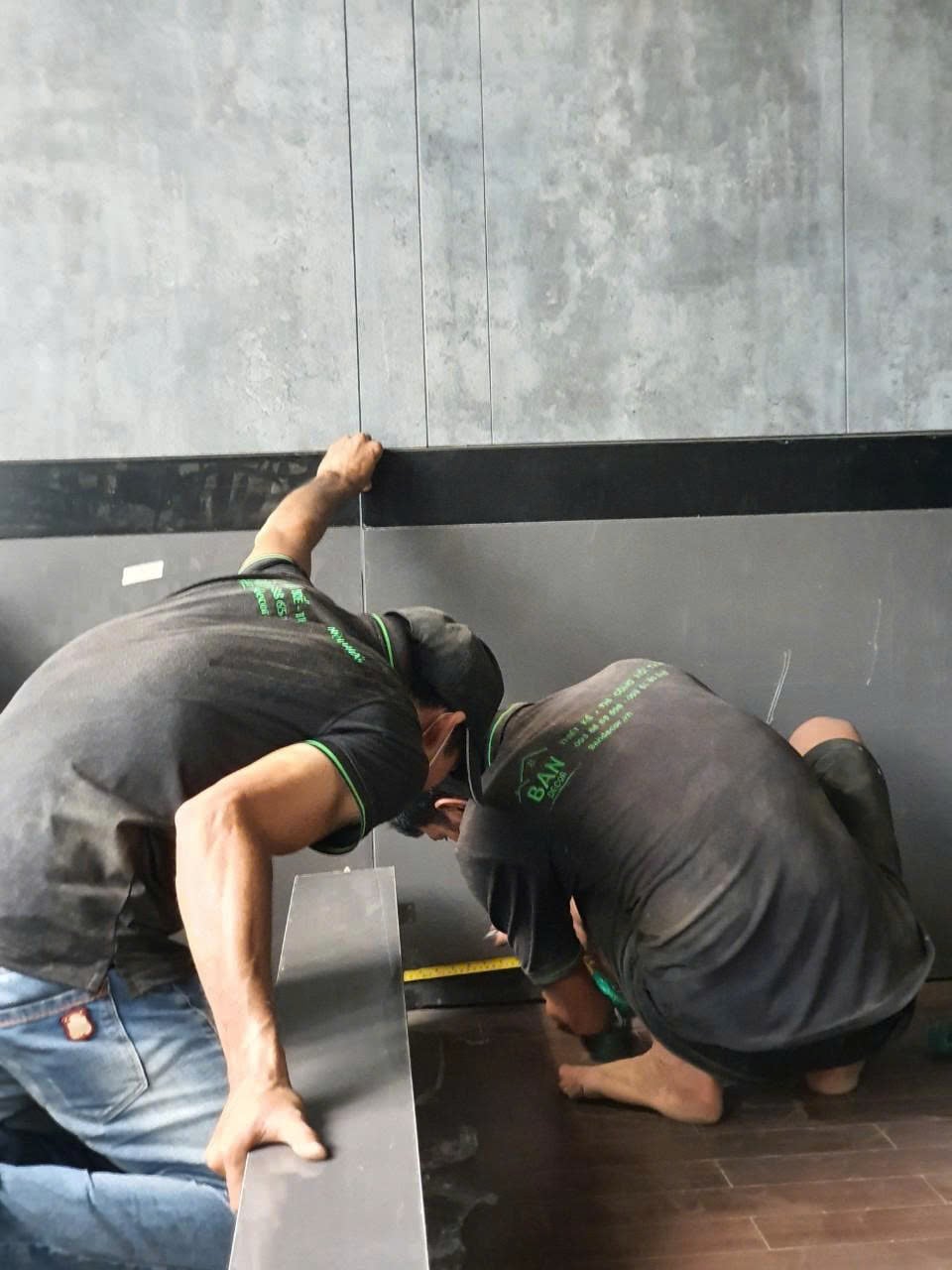 Thợ thi công nội thất tại công trình 05