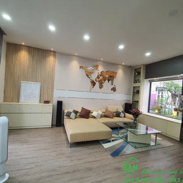 CHỊ TRÚC TẠ - QUẬN 9