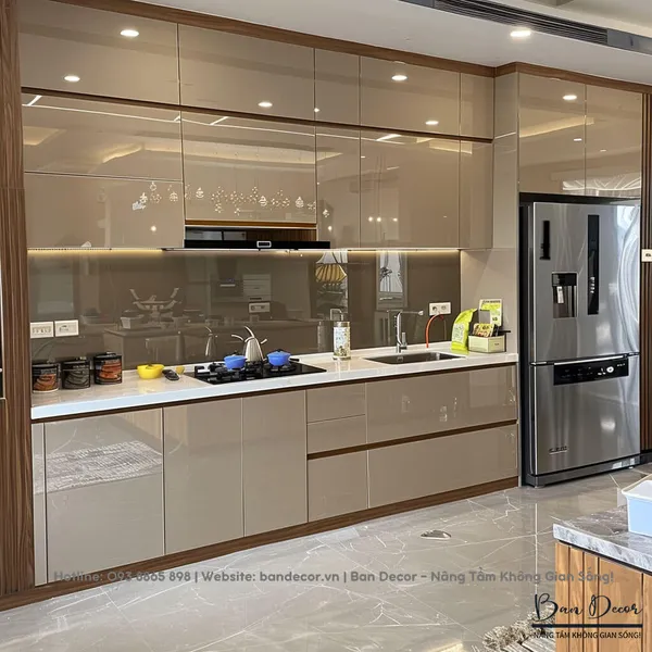 THI CÔNG TỦ BẾP ACRYLIC TRẮNG BÓNG TC 07 