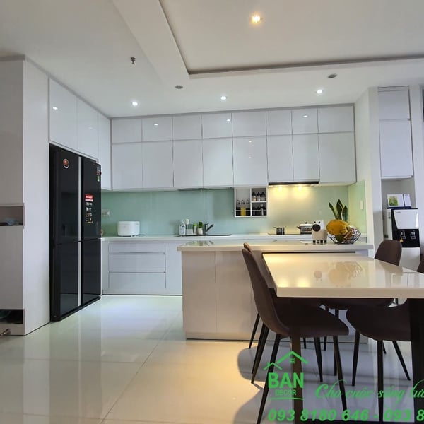 CÔNG TRÌNH THỰC TẾ TỦ BẾP ACRYLIC CHỊ TRANG - QUẬN 2