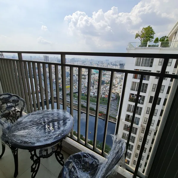 CHỊ SƯƠNG NGUYỄN - QUẬN 4