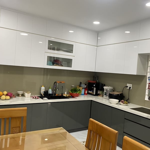 TỦ BẾP CHỊ NGOAN - HÓC MÔN