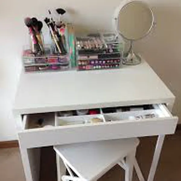 Bàn Phấn Hiện Đại P257
