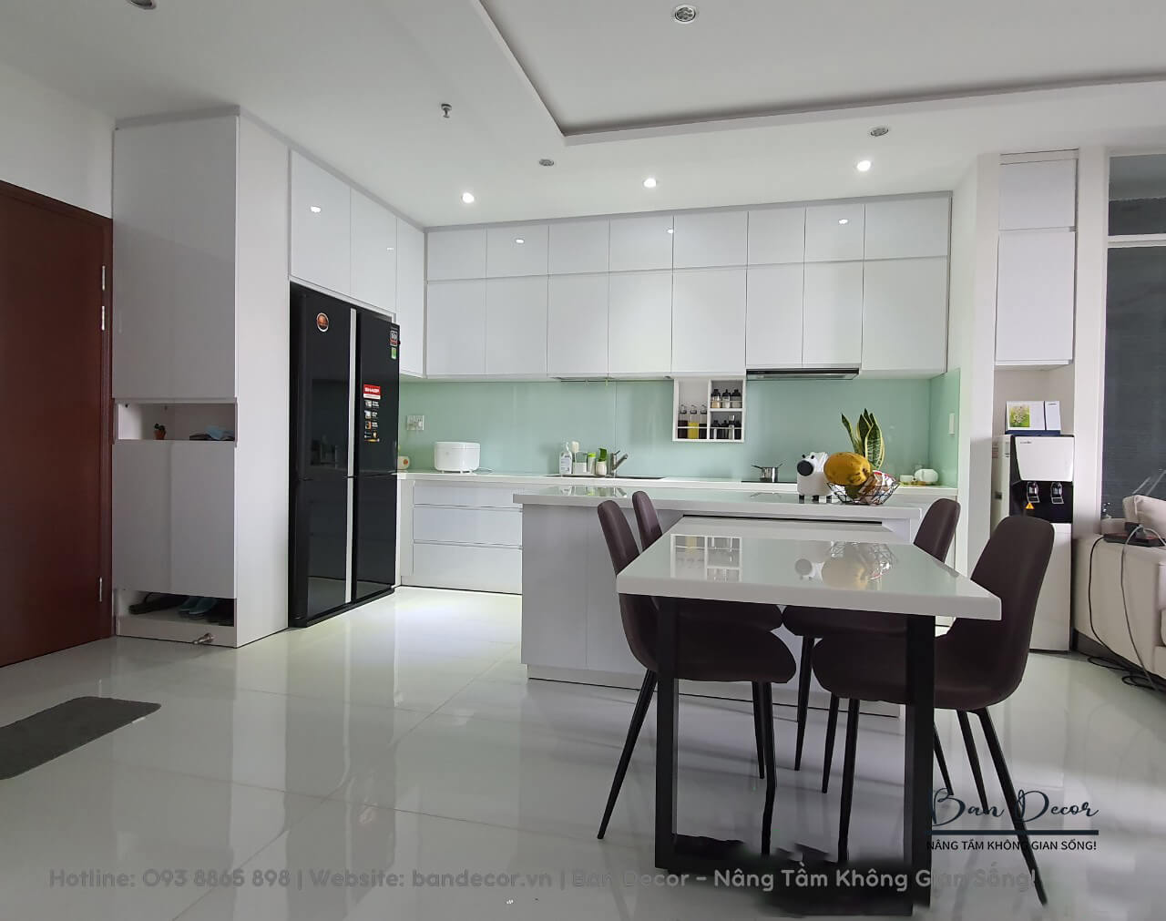 Tủ bếp gỗ công nghiệp