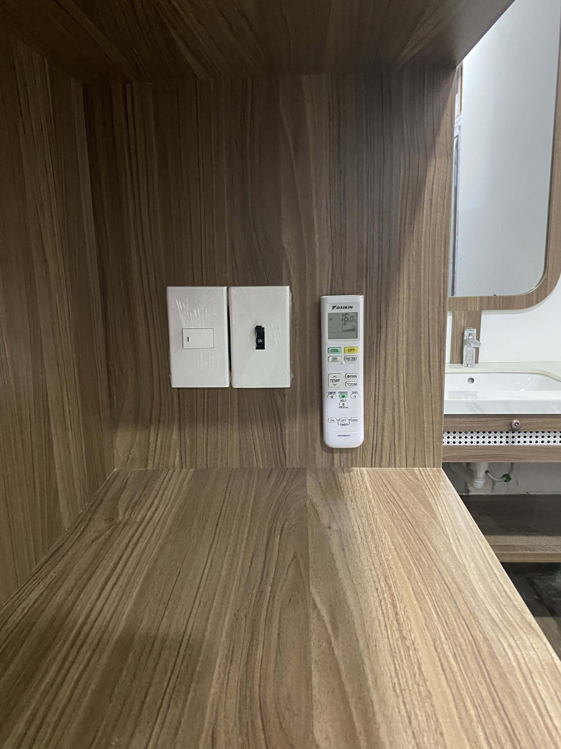 Thiết kế thi công nội thất chung cư thiet-ke-thi-cong-noi-that-20.jpg (926 KB)