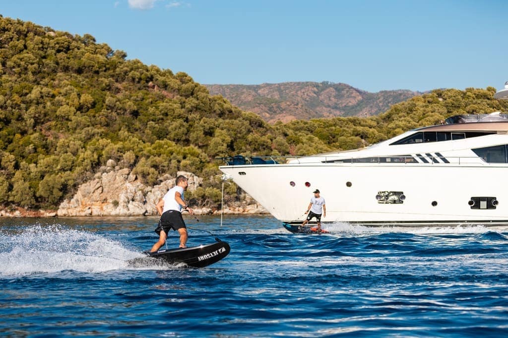 Môn thể thao nước ván lướt sóng điện, môn thể thao của tương lai Môn thể thao nước ván lướt sóng điện, môn thể thao của tương lai