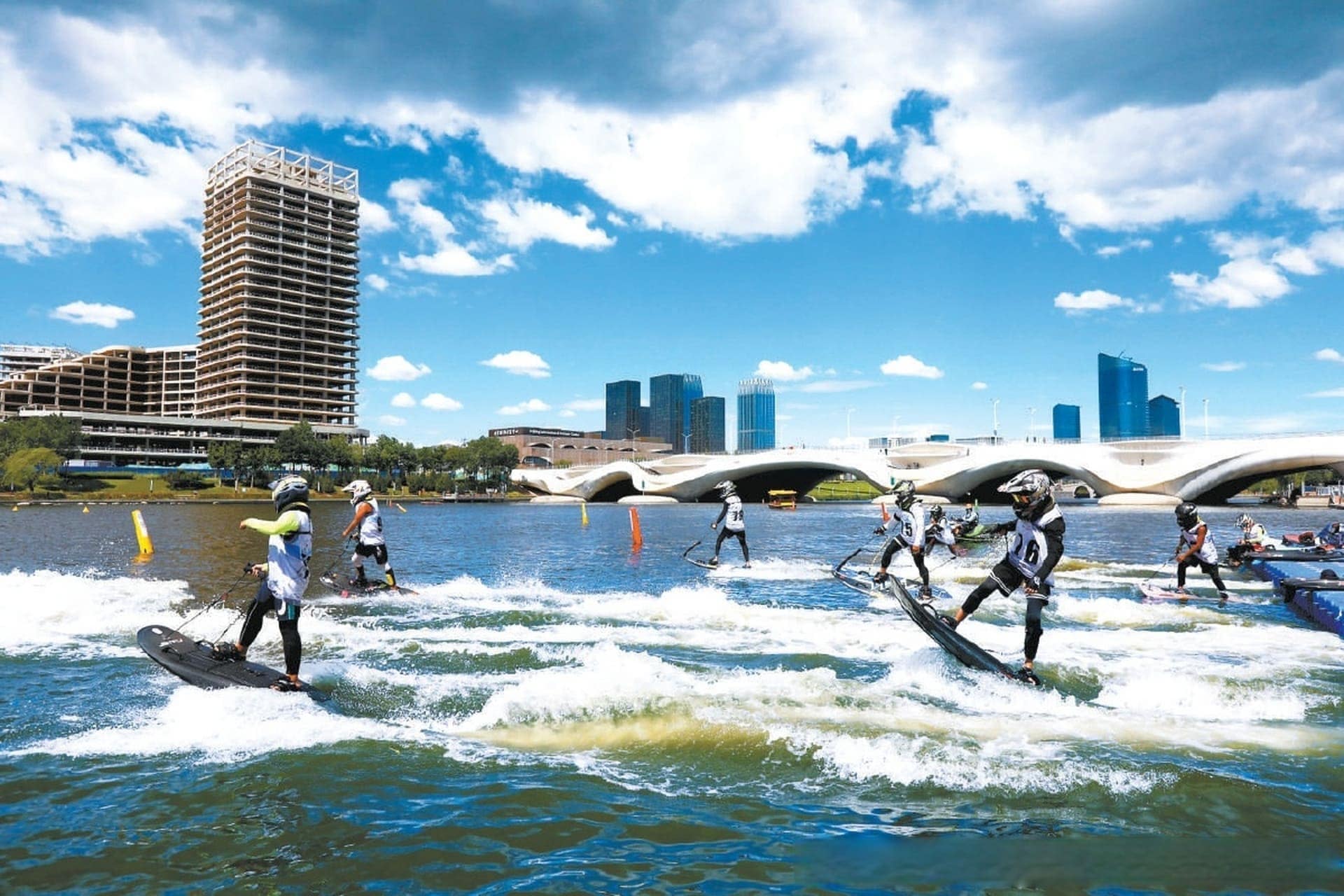 Các cuộc đua ván lướt sóng điện ở nước ngoài Các cuộc đua ván lướt sóng điện ở nước ngoài