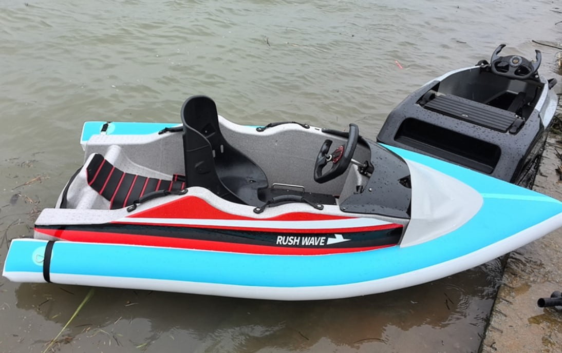 Có thể lắp thêm phao cho Thuyền điện Rush Wave KT-0602 Có thể lắp thêm phao cho Thuyền điện Rush Wave KT-0602