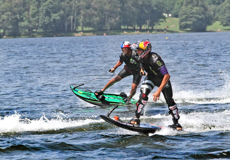 Lướt ván sóng điện có phải là môn chơi chỉ cho người có nhiều tiền? Lướt ván sóng điện có phải là môn chơi chỉ cho người có nhiều tiền?