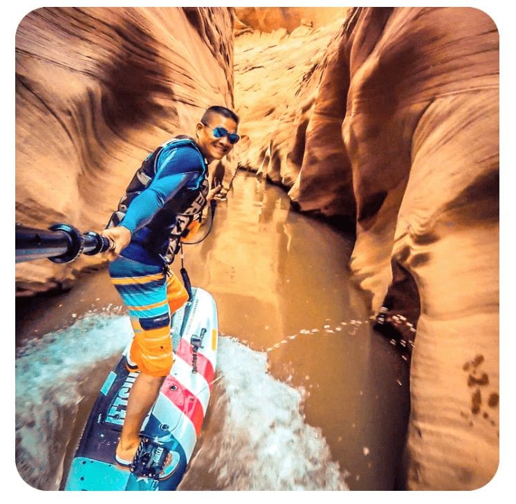 Có thể dùng ván lướt sóng điện Rush Wave ES-2402 để khám phá những nơi bí hiểm nhất Có thể dùng ván lướt sóng điện Rush Wave ES-2402 để khám phá những nơi bí hiểm nhất