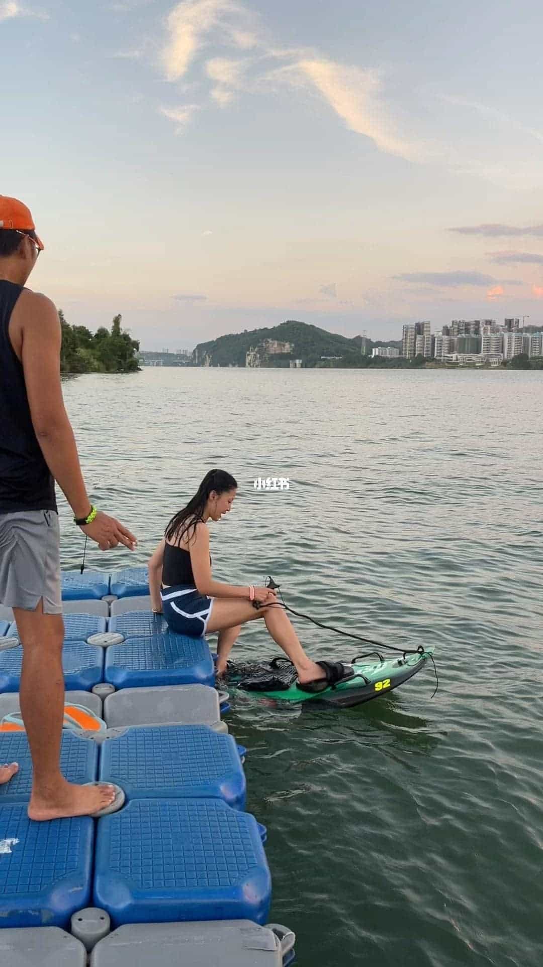 Người mới nên sử dụng ván lướt sóng điện Trung Quốc Người mới nên sử dụng ván lướt sóng điện Trung Quốc