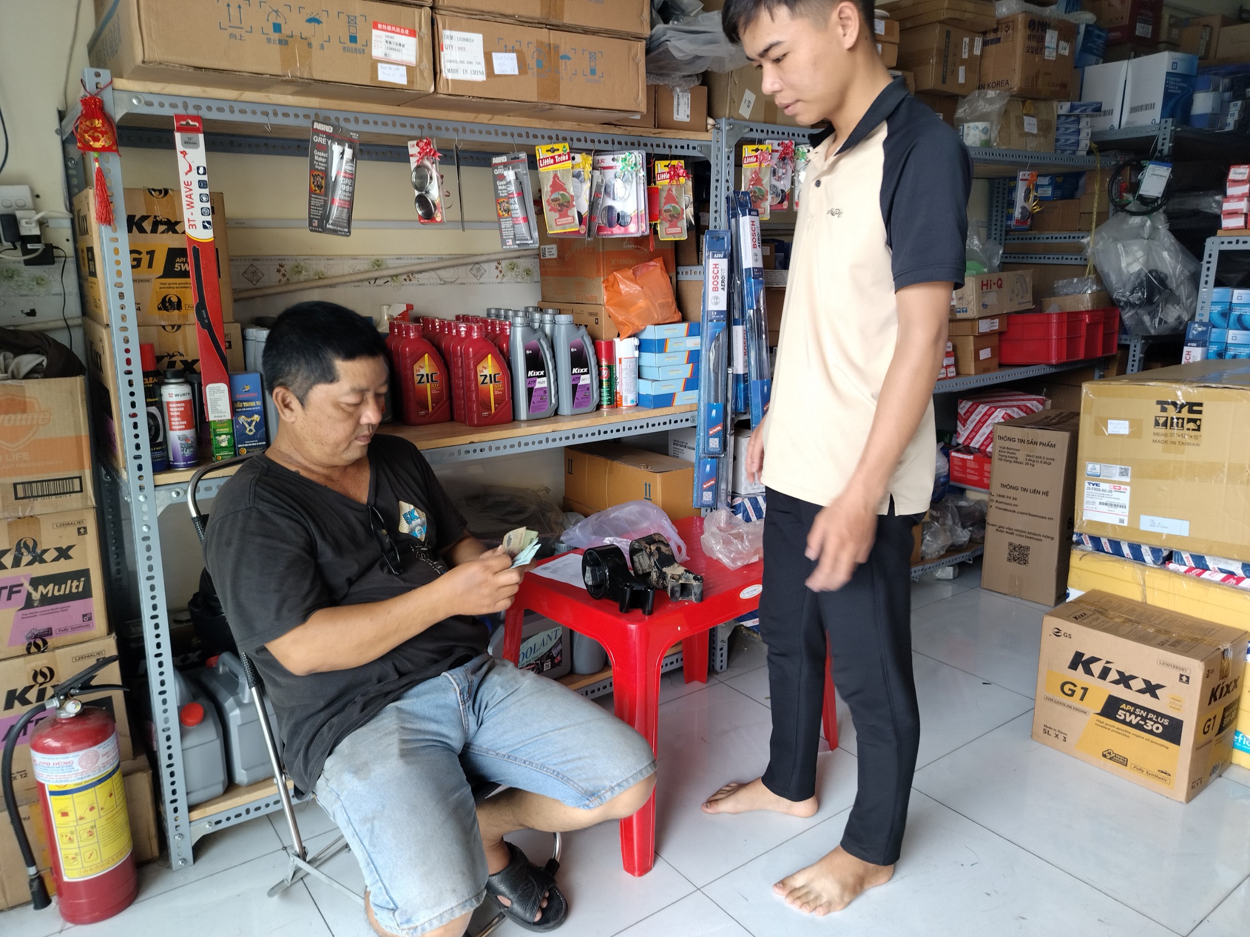 hỗ trợ các bác xem hàng ở Liên Phương hỗ trợ các bác xem hàng ở Liên Phương