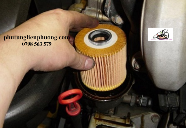 Thay dầu nhớt và bộ lọc định kì để tăng hiệu suất xe Thay dầu nhớt và bộ lọc định kì để tăng hiệu suất xe