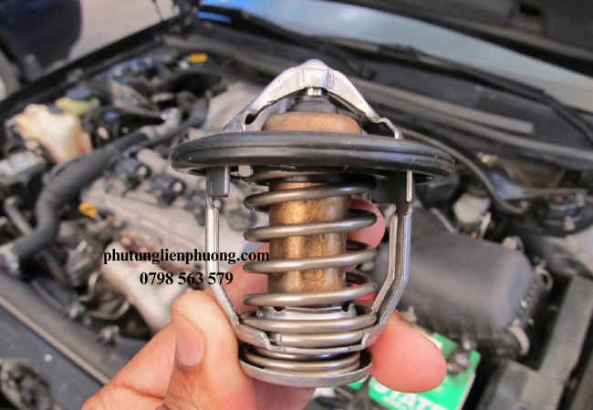 Nước làm mát không đạt tiêu chuẩn ảnh hưởng đến khả năng hoạt động của van hằng nhiệt Xpander Nước làm mát không đạt tiêu chuẩn ảnh hưởng đến khả năng hoạt động của van hằng nhiệt Xpander