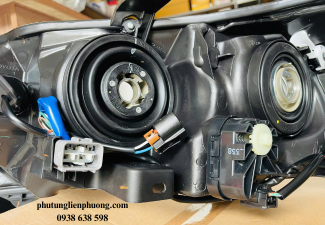 Đèn pha Toyota Innova được thiết kế đặc biệt để cung cấp ánh sáng mạnh mẽ Đèn pha Toyota Innova được thiết kế đặc biệt để cung cấp ánh sáng mạnh mẽ