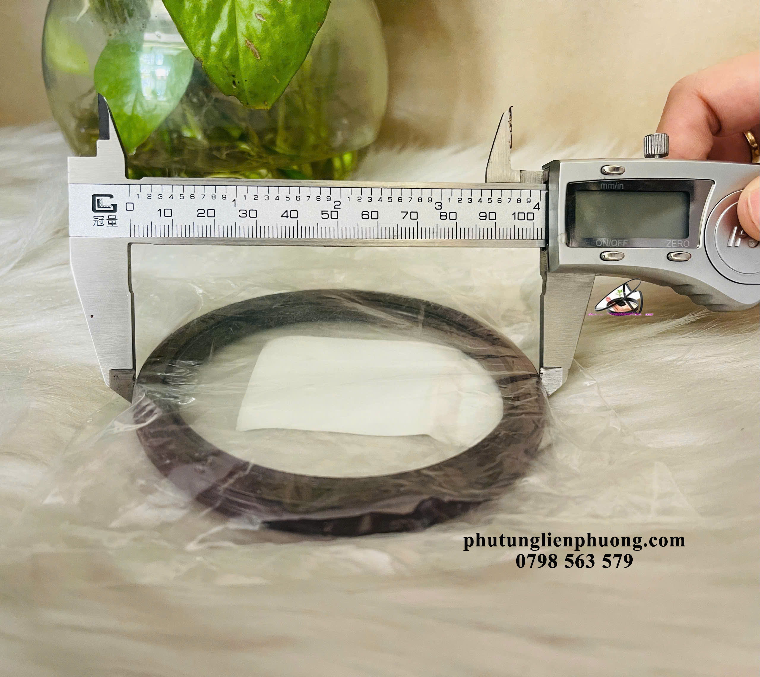 Kích thước của phốt đuôi trục cơ Kia Carens  Kích thước của phốt đuôi trục cơ Kia Carens