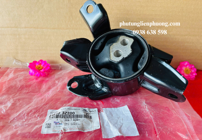 Kiểm tra chân máy hộp số KIA Rondo sau khoảng 50.000 - 70.000 km sử dụng hoặc sau mỗi 3-5 năm Kiểm tra chân máy hộp số KIA Rondo sau khoảng 50.000 - 70.000 km sử dụng hoặc sau mỗi 3-5 năm