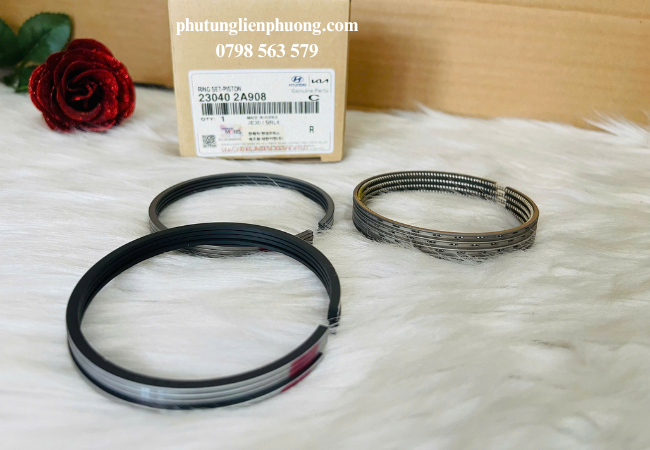 Xéc măng Kia Rondo ngăn chặn dầu từ cacte bị rò rỉ vào buồng đốt, từ đó giảm thiểu tình trạng tiêu hao dầu Xéc măng Kia Rondo ngăn chặn dầu từ cacte bị rò rỉ vào buồng đốt, từ đó giảm thiểu tình trạng tiêu hao dầu