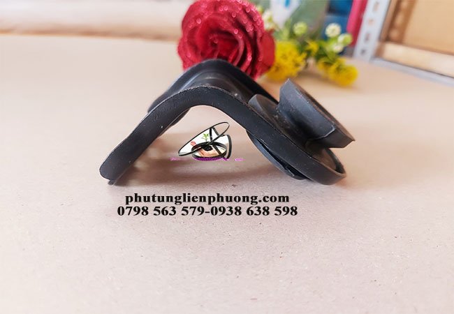 giá bắt trên két nước hyundai i10 giá bắt trên két nước hyundai i10