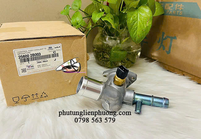 Van hằng nhiệt kiểm soát dòng chảy của nước làm mát giữa động cơ và két nước làm mát. Van hằng nhiệt kiểm soát dòng chảy của nước làm mát giữa động cơ và két nước làm mát.