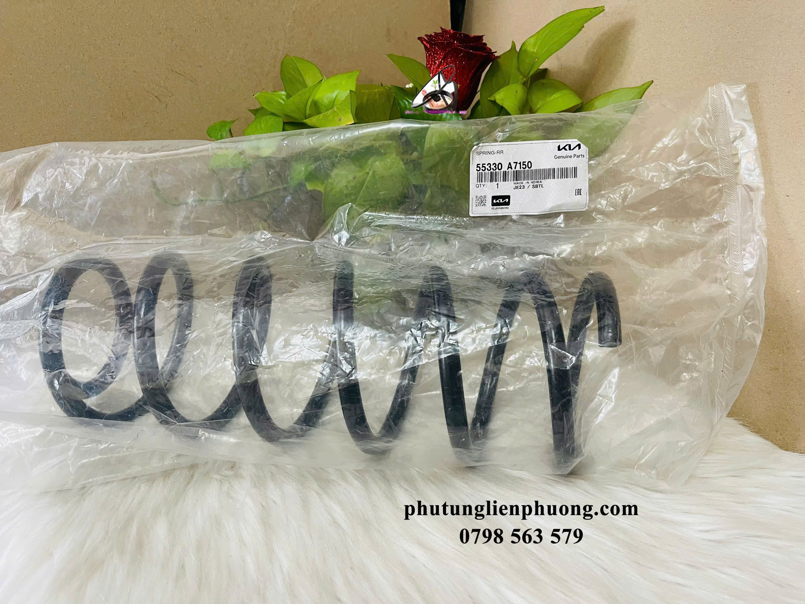 Lò xo giảm xóc sau Kia Cerato giúp xe duy trì độ ổn định khi di chuyển trên các địa hình khác nhau. Lò xo giảm xóc sau Kia Cerato giúp xe duy trì độ ổn định khi di chuyển trên các địa hình khác nhau.