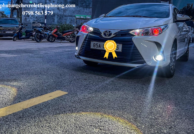 Ưu điểm nổi bật của đèn gầm là khả năng chiếu sáng gần mặt đất, giúp dễ dàng phát hiện chướng ngại vật Ưu điểm nổi bật của đèn gầm là khả năng chiếu sáng gần mặt đất, giúp dễ dàng phát hiện chướng ngại vật