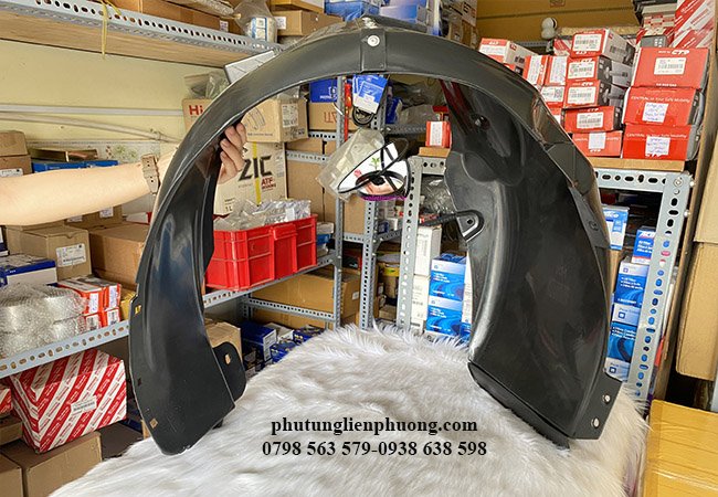 chắn bùn lòng dè trước phải xe Hyundai Grand I10 chắn bùn lòng dè trước phải xe Hyundai Grand I10