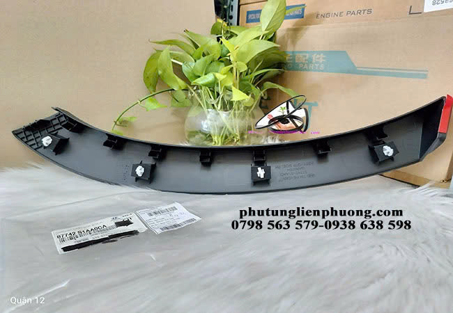 nẹp hông cửa sau bên phải hyundai santafe 2021 cao cấp nẹp hông cửa sau bên phải hyundai santafe 2021 cao cấp