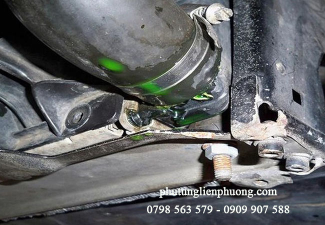 rò rỉ nước làm mát cũng là dấu hiệu cảnh báo cụm van hằng nhiệt hỏng rò rỉ nước làm mát cũng là dấu hiệu cảnh báo cụm van hằng nhiệt hỏng