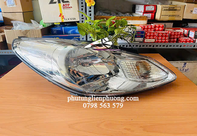 Thay đèn pha Hyundai i10 đúng tiêu chuẩn giúp đảm bảo xe tuân thủ các quy định về ánh sáng đường bộ Thay đèn pha Hyundai i10 đúng tiêu chuẩn giúp đảm bảo xe tuân thủ các quy định về ánh sáng đường bộ