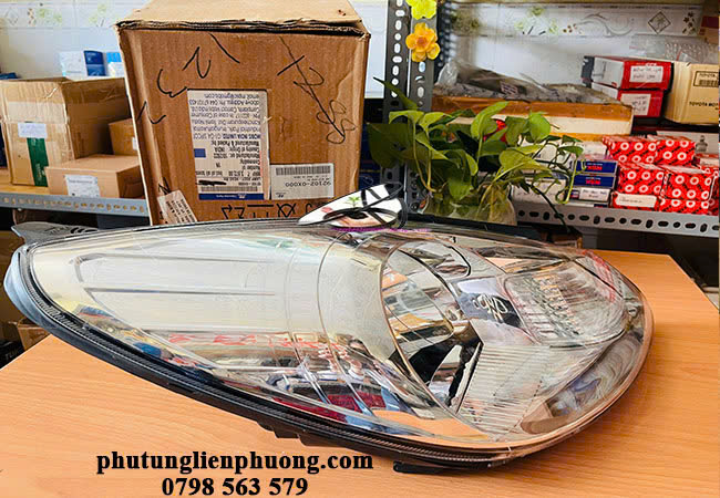 Đèn pha Hyundai i10 giúp các bác tài có tầm nhìn rõ ràng hơn trong điều kiện thiếu sáng Đèn pha Hyundai i10 giúp các bác tài có tầm nhìn rõ ràng hơn trong điều kiện thiếu sáng