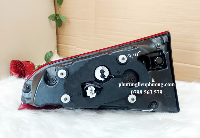 Đèn hậu của KIA Seltos được thiết kế với công nghệ LED hiện đại mang lại độ sáng cao  Đèn hậu của KIA Seltos được thiết kế với công nghệ LED hiện đại mang lại độ sáng cao